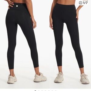 Vuori Women's Black Performance Leggings